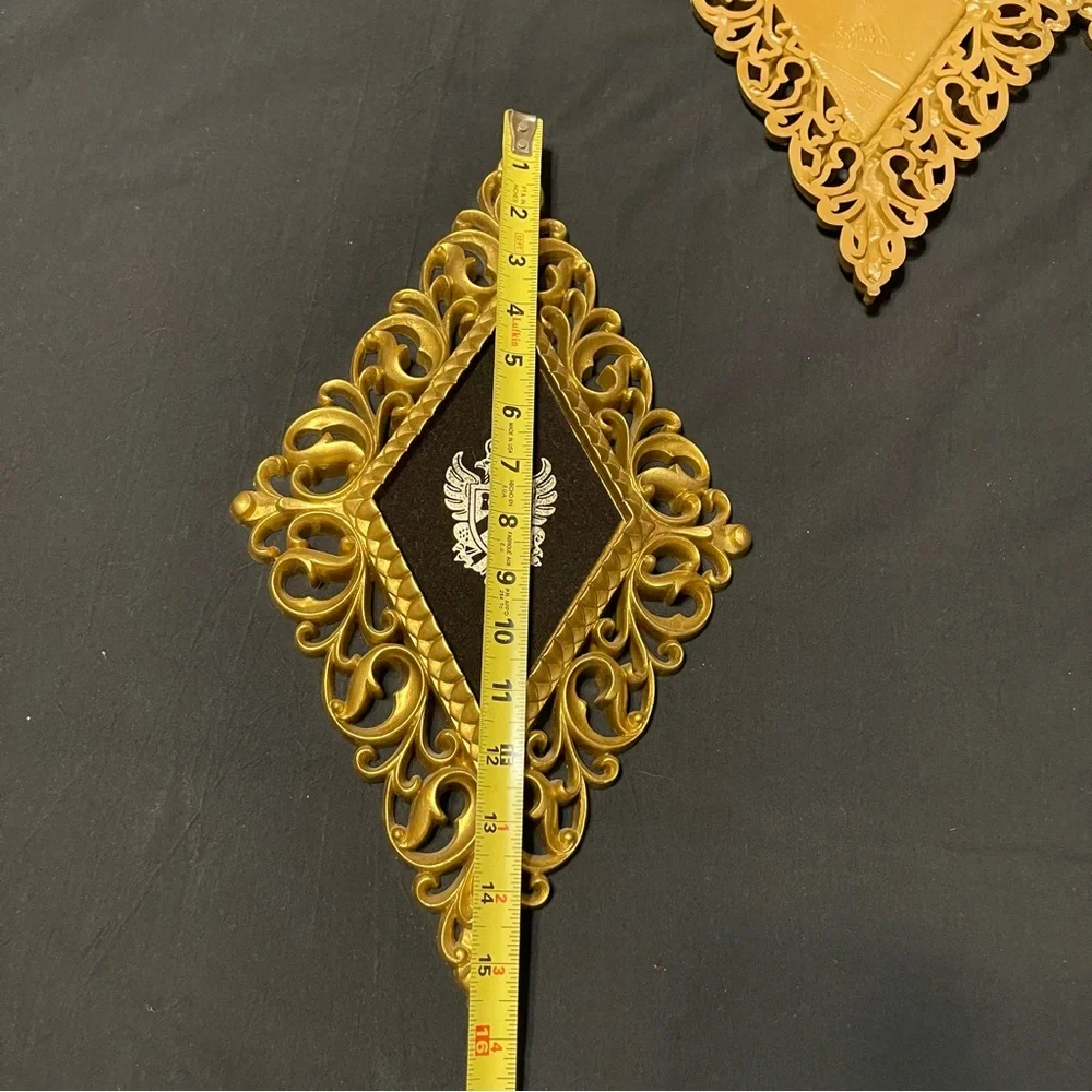 Vtg Hollywood Regency Gold Ornate Wall Plaques Heraldic Crest Set of 4 Velvet - Picture 7 of 8